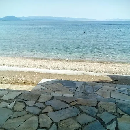 Beach House Lefokastro